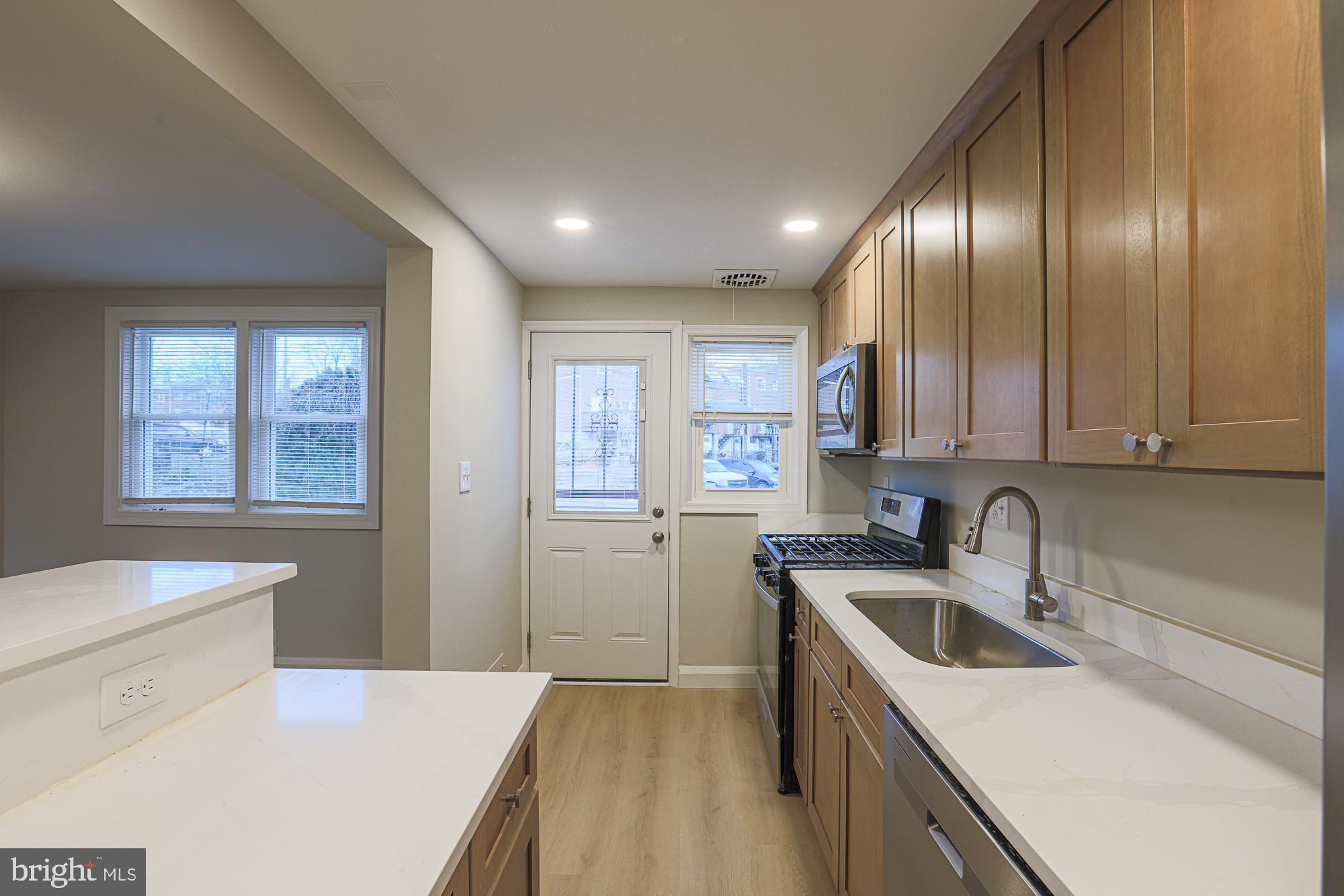 1302 Kenton Road Baltimore, MD 21234 - Photo 4 of 34