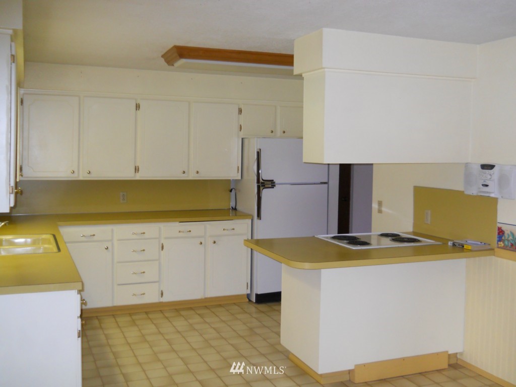 1016 Northeast Rhoades Winlock, WA 98596 - Photo 8 of 15