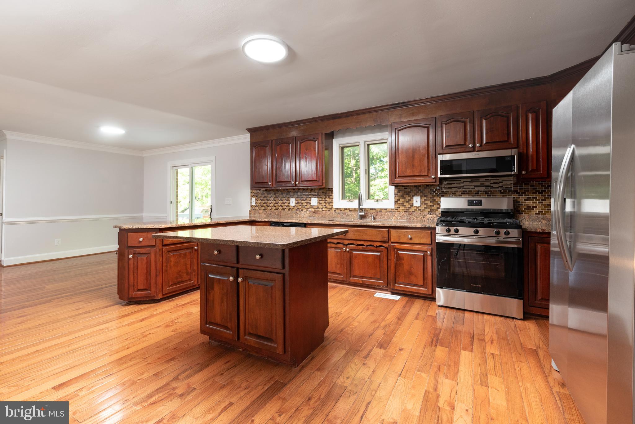 13100 Rockridge Road Chester, VA 23831 - Photo 14 of 59