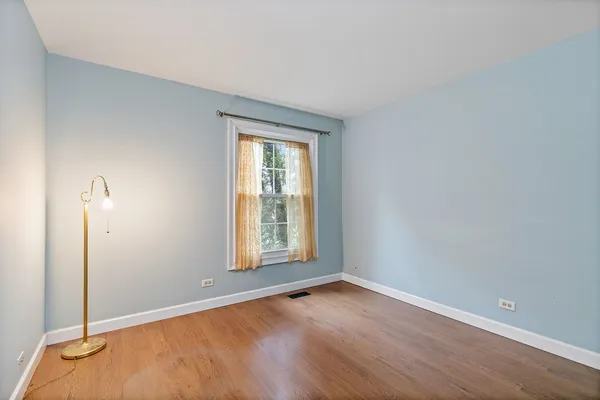 $200,000 | 979 Golf Course Road, Unit 2, Crystal Lake, IL 60014