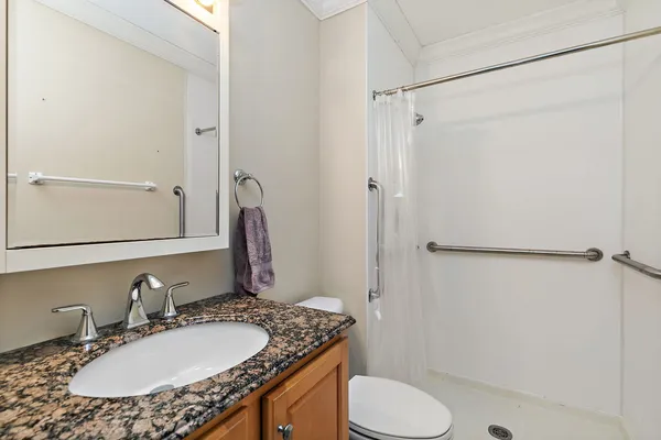 $200,000 | 979 Golf Course Road, Unit 2, Crystal Lake, IL 60014