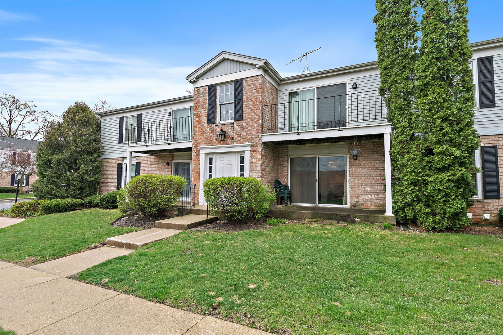 979 Golf Course Road, Unit 2 Crystal Lake, IL 60014 - Photo 2 of 15