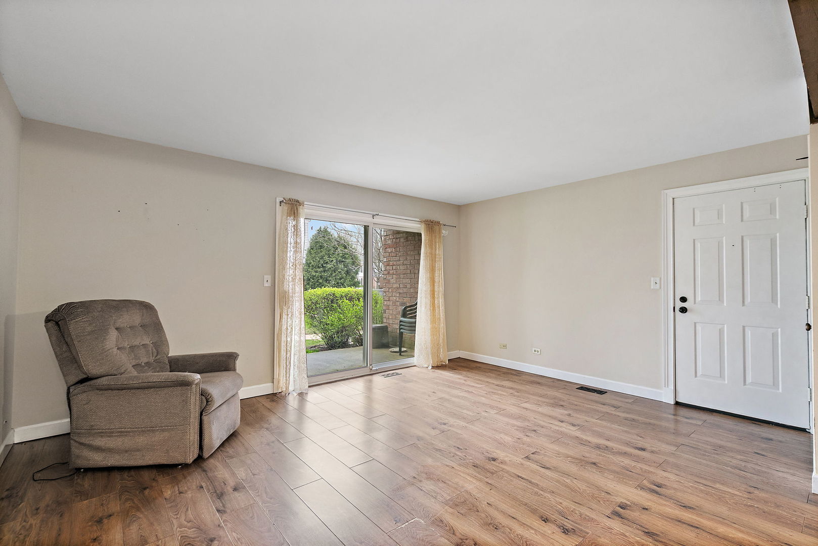 979 Golf Course Road, Unit 2 Crystal Lake, IL 60014 - Photo 3 of 15