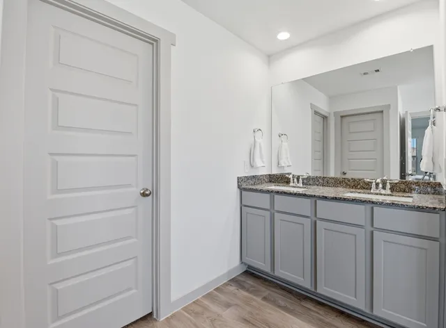 $2,300 | 137 Big Sandy Lane, Anahuac, TX 77514