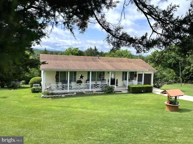 a view of outdoor space yard and patio
