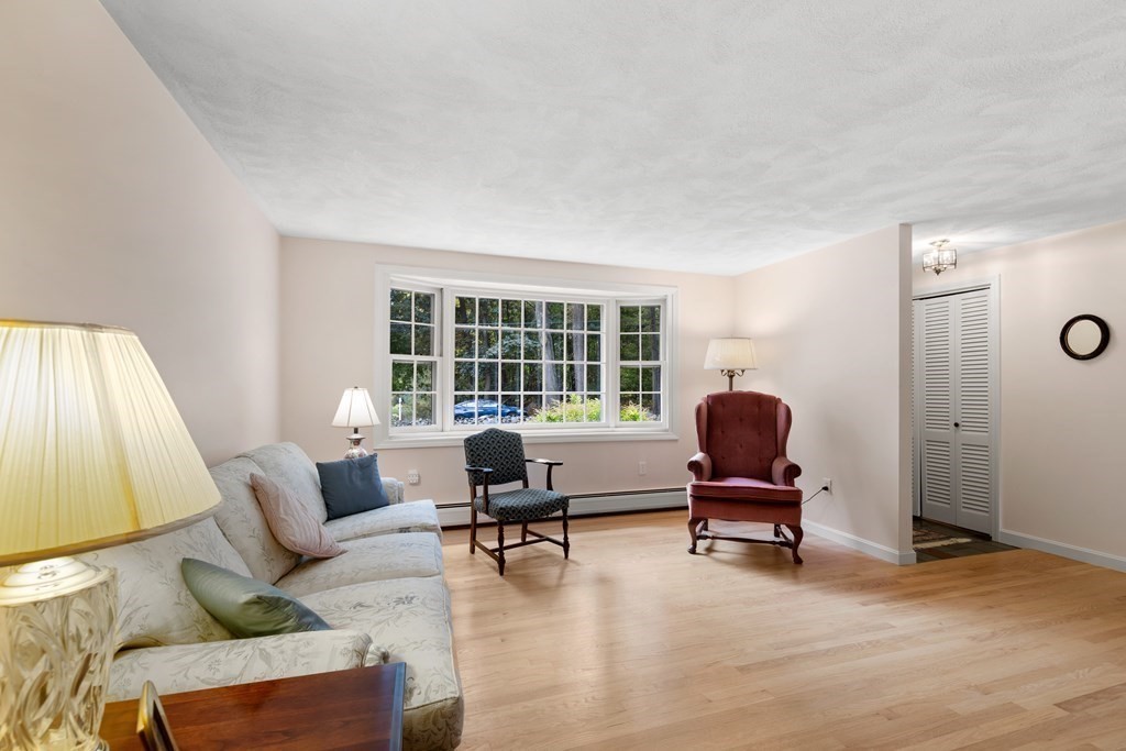 39 Locke Road Chelmsford, MA 01824 - Photo 8 of 42