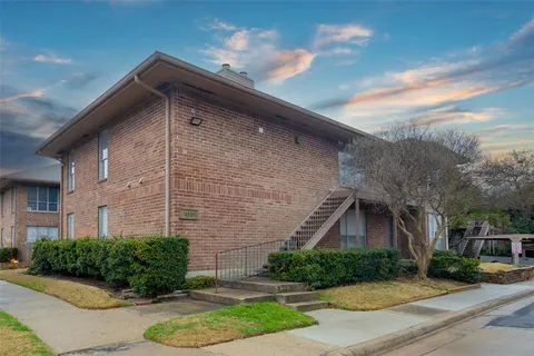 $288,500 | 10530 Stone Canyon Road, Unit 208, Dallas, TX 75230