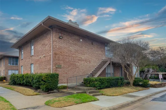 $288,500 | 10530 Stone Canyon Road, Unit 208, Dallas, TX 75230