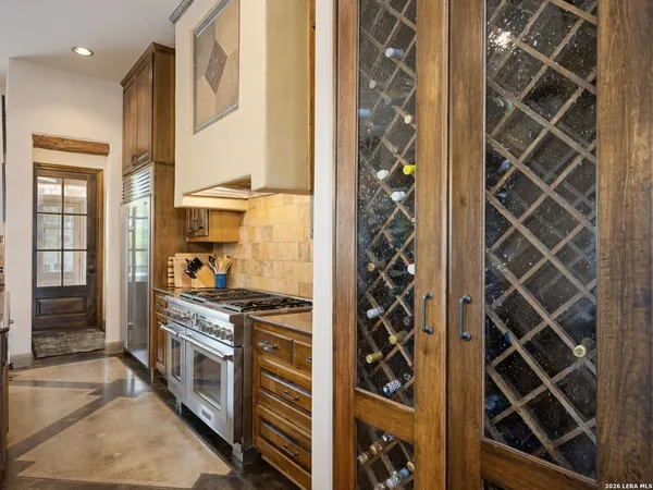 $1,525,000 | 2717 B & R, Utopia, TX 78884