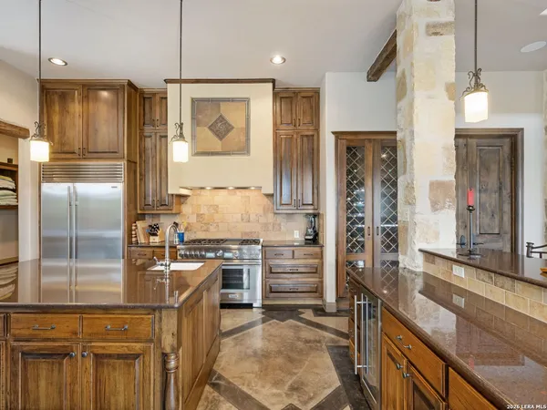 $1,525,000 | 2717 B & R, Utopia, TX 78884