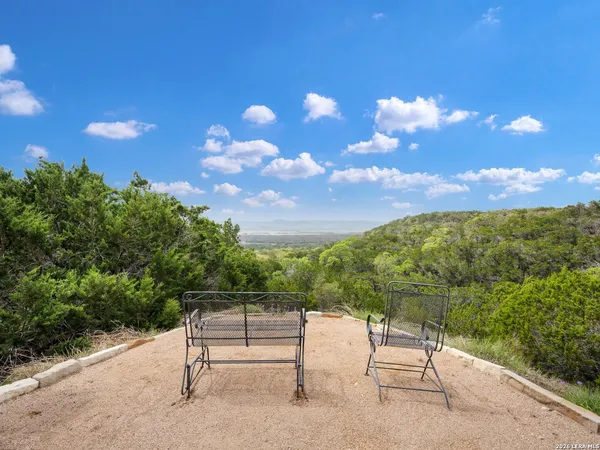 $1,525,000 | 2717 B & R, Utopia, TX 78884