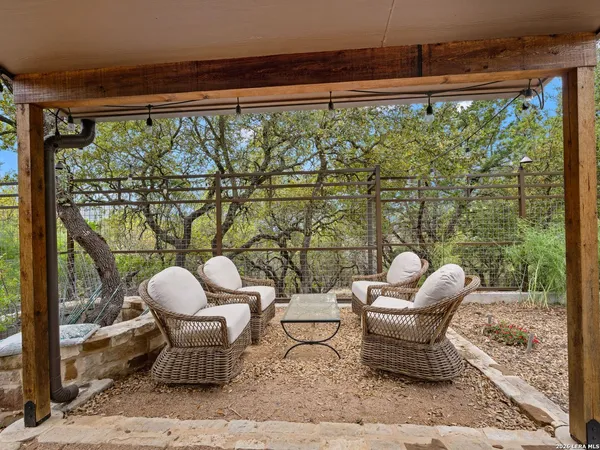 $1,525,000 | 2717 B & R, Utopia, TX 78884