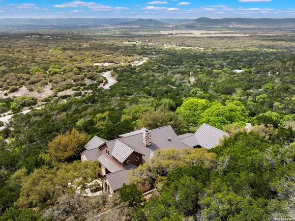 $1,525,000 | 2717 B & R, Utopia, TX 78884