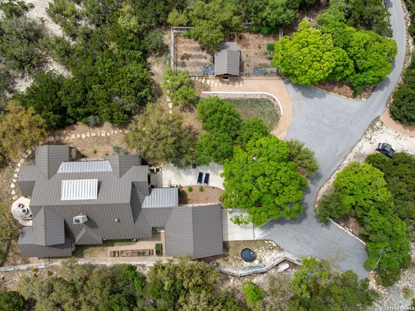 $1,525,000 | 2717 B & R, Utopia, TX 78884