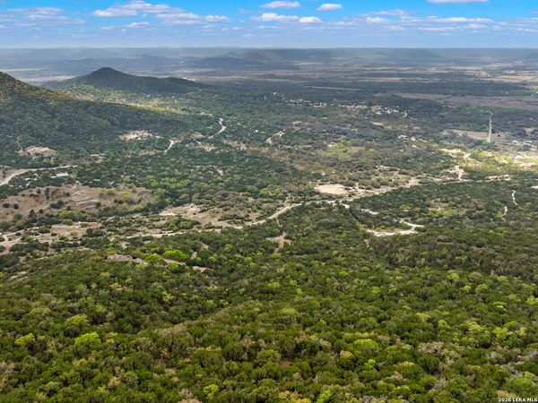 $1,525,000 | 2717 B & R, Utopia, TX 78884