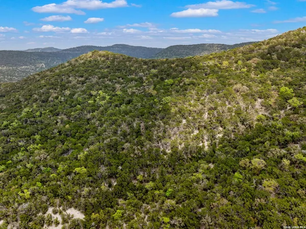 $1,525,000 | 2717 B & R, Utopia, TX 78884