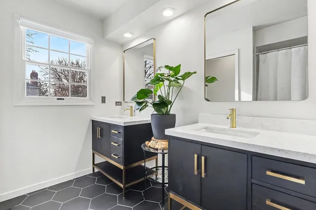 $1,199,900 | 25W313 Mayflower Avenue, Naperville, IL 60540