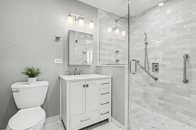 $1,199,900 | 25W313 Mayflower Avenue, Naperville, IL 60540