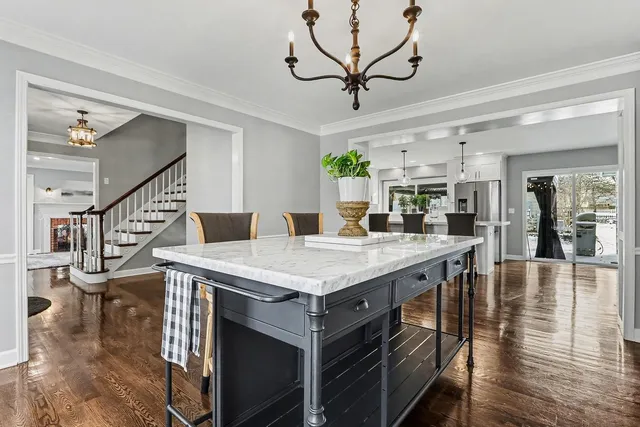 $1,199,900 | 25W313 Mayflower Avenue, Naperville, IL 60540