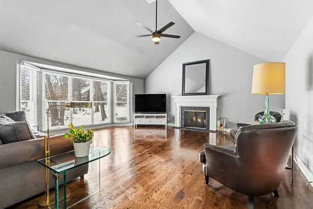 $1,199,900 | 25W313 Mayflower Avenue, Naperville, IL 60540