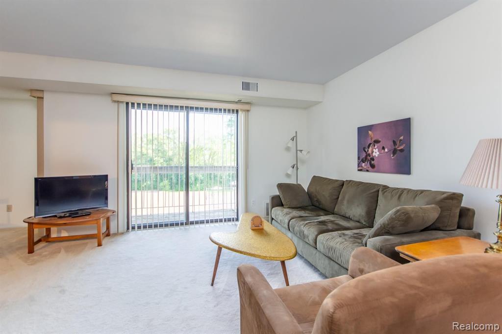 30445 West 14 Mile Road, Unit 67 Farmington Hills, MI 48334 - Photo 6 of 16