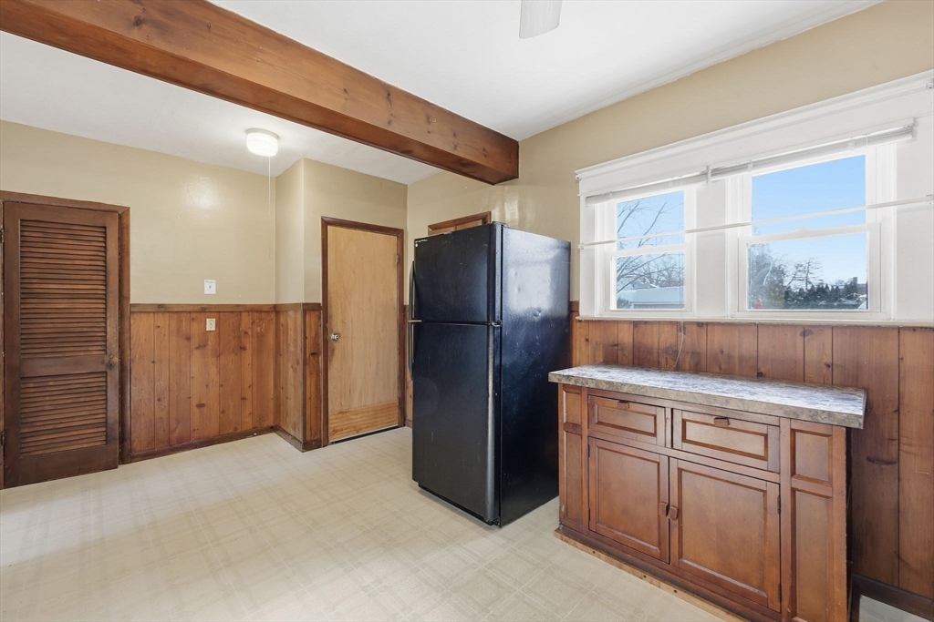 225 Osborne Terrace Springfield, MA 01104 - Photo 12 of 41
