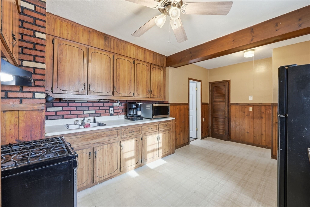 225 Osborne Terrace Springfield, MA 01104 - Photo 12 of 40