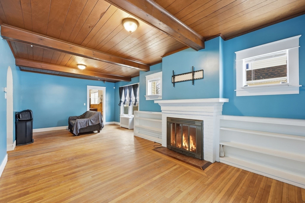 225 Osborne Terrace Springfield, MA 01104 - Photo 18 of 40