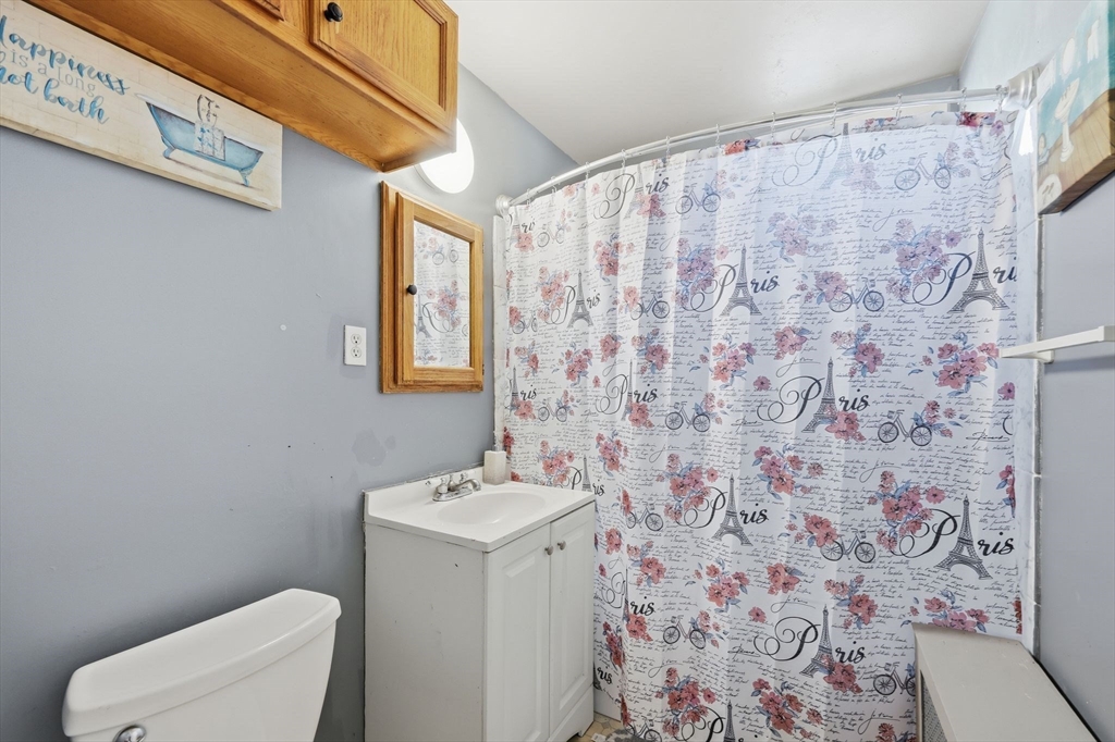 225 Osborne Terrace Springfield, MA 01104 - Photo 25 of 40