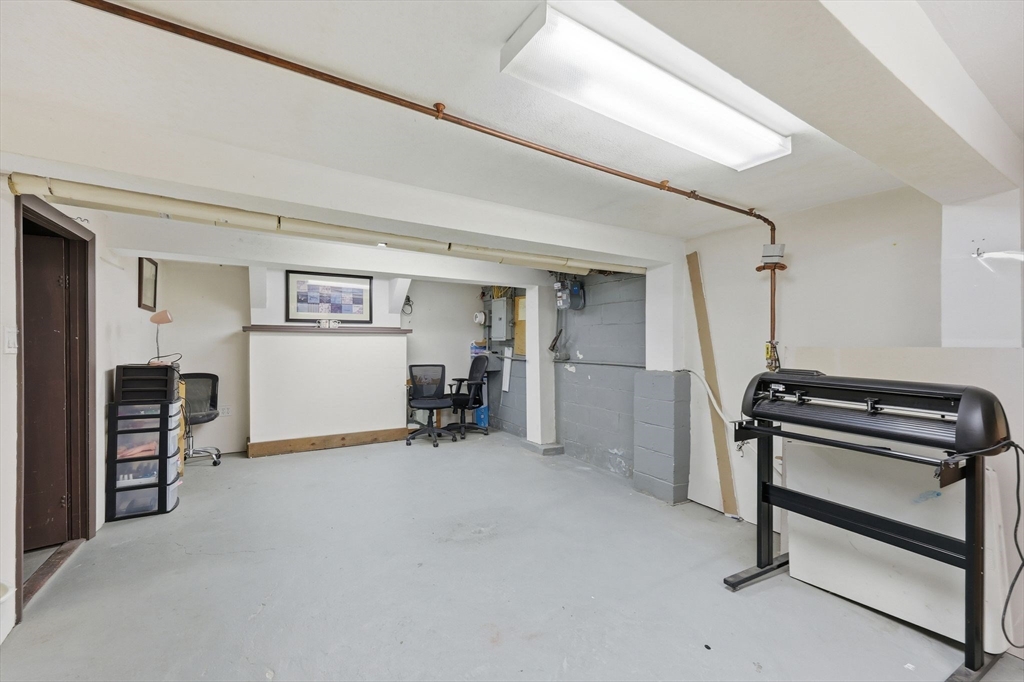 225 Osborne Terrace Springfield, MA 01104 - Photo 32 of 40