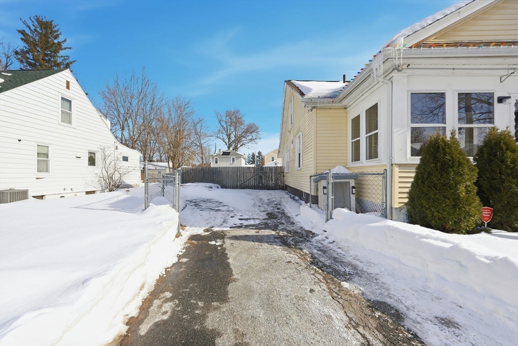 225 Osborne Terrace Springfield, MA 01104 - Photo 4 of 41