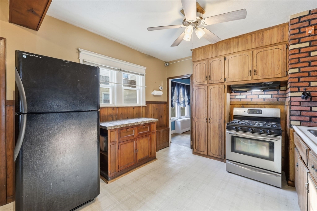 225 Osborne Terrace Springfield, MA 01104 - Photo 10 of 41