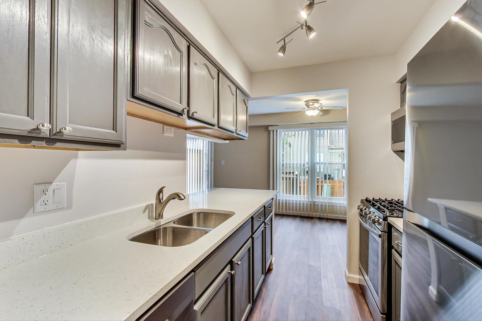 1547 North Dartmoor Avenue Palatine, IL 60067 - Photo 9 of 28