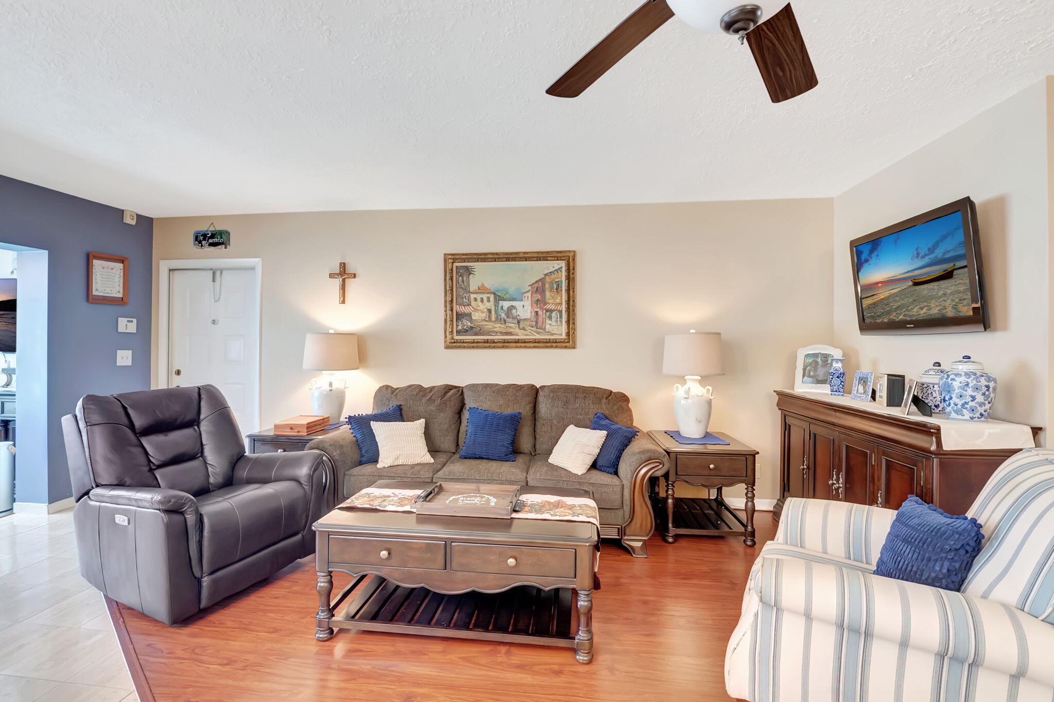 5145 Northwest 3rd Street, Unit B Delray Beach, FL 33445 - Photo 11 of 54 Living room view (2)