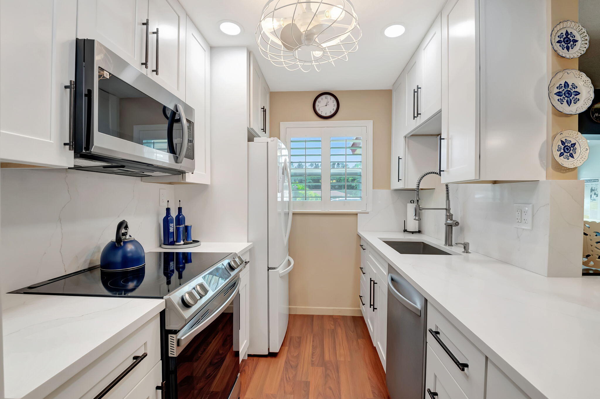 5145 Northwest 3rd Street, Unit B Delray Beach, FL 33445 - Photo 19 of 54 Newly remodeled open concept kitchen qua