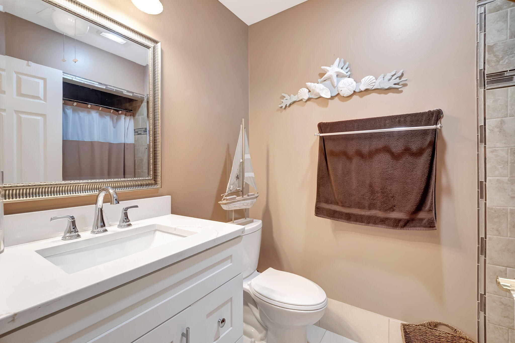 5145 Northwest 3rd Street, Unit B Delray Beach, FL 33445 - Photo 21 of 54 Full guest bathroom with seperate shower
