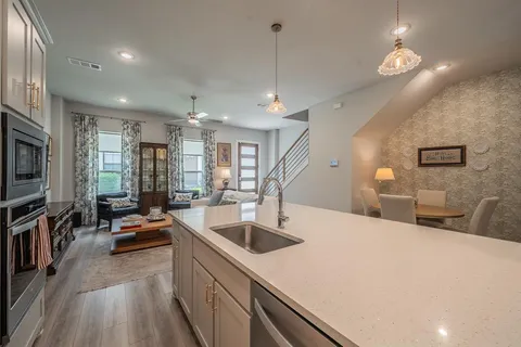 $567,500 | 8106 Emsworth Drive, Dallas, TX 75231