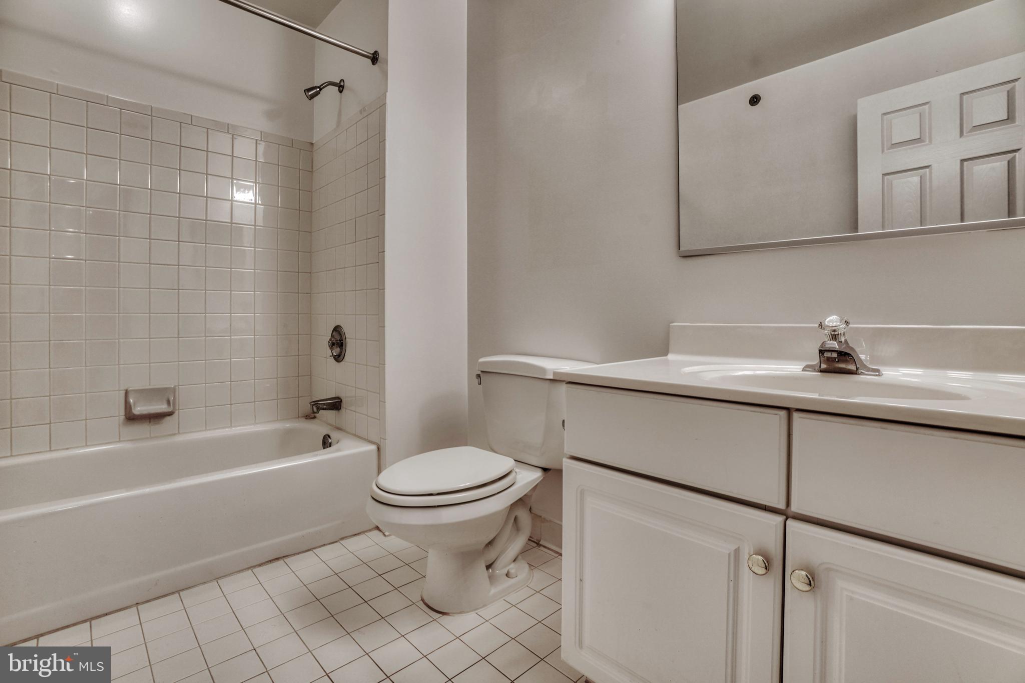408 Kilree Road, Unit 202 Lutherville-Timonium, MD 21093 - Photo 27 of 33 Hall bath.
