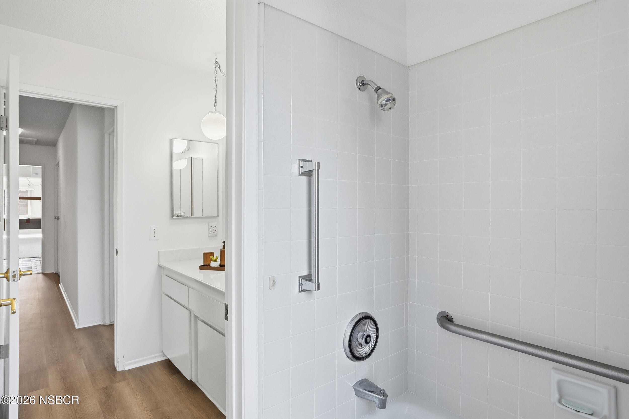 649 Burning Tree Way Lompoc, CA 93436 - Photo 31 of 72 Hall bath