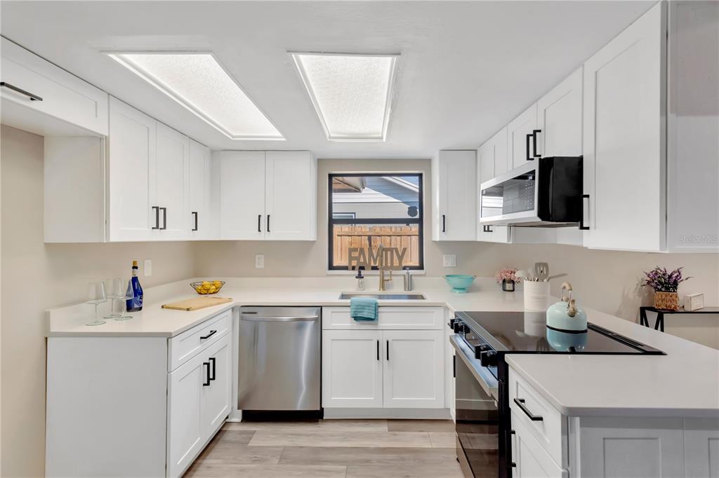 3727 Coppertree Circle Brandon, FL 33511 - Photo 3 of 33