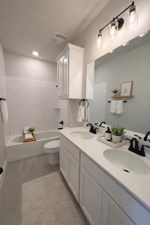 317 Skeen Peak Springtown, TX 76082 - Photo 15 of 31 Secondary Bathroom