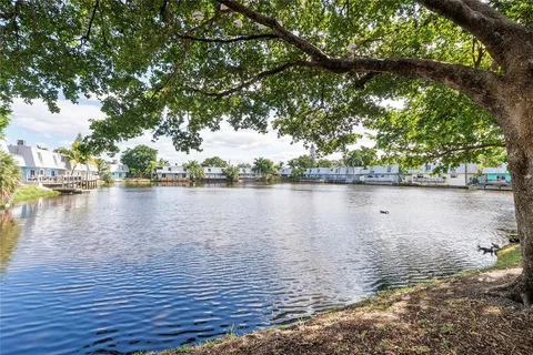 $194,999 | 4050 Northeast 12th Terrace, Unit 392, Oakland Park, FL 33334