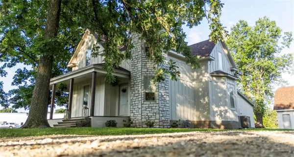 $369,900 | 204 North 32nd Street, Parsons, KS 67357