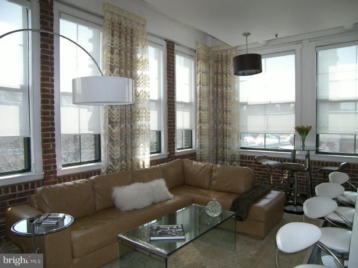 315 New Street, Unit 521 Philadelphia, PA 19106 - Photo 6 of 19