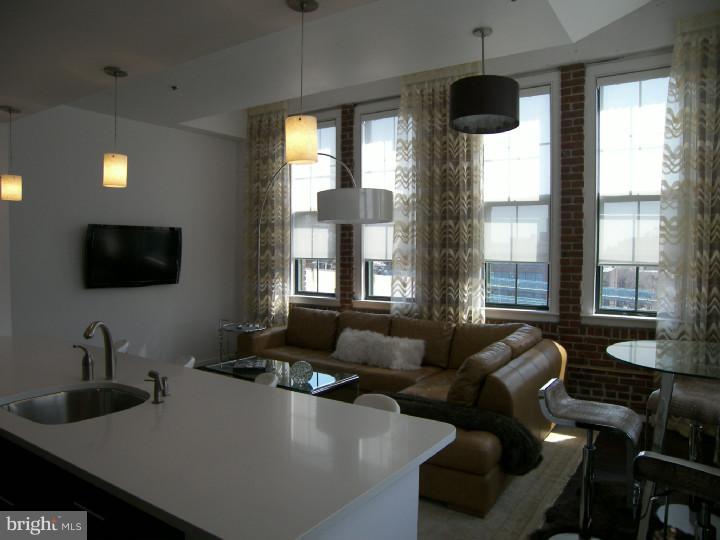 315 New Street, Unit 521 Philadelphia, PA 19106 - Photo 7 of 19