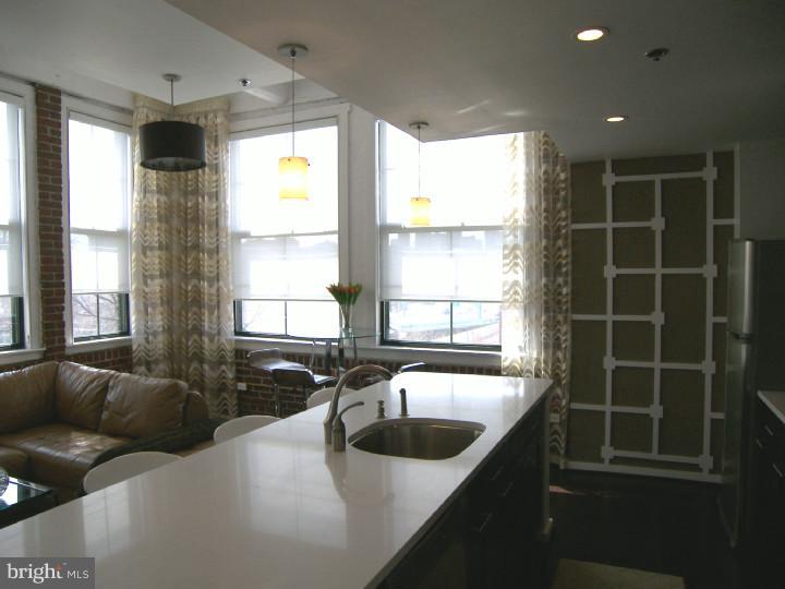 315 New Street, Unit 521 Philadelphia, PA 19106 - Photo 9 of 19