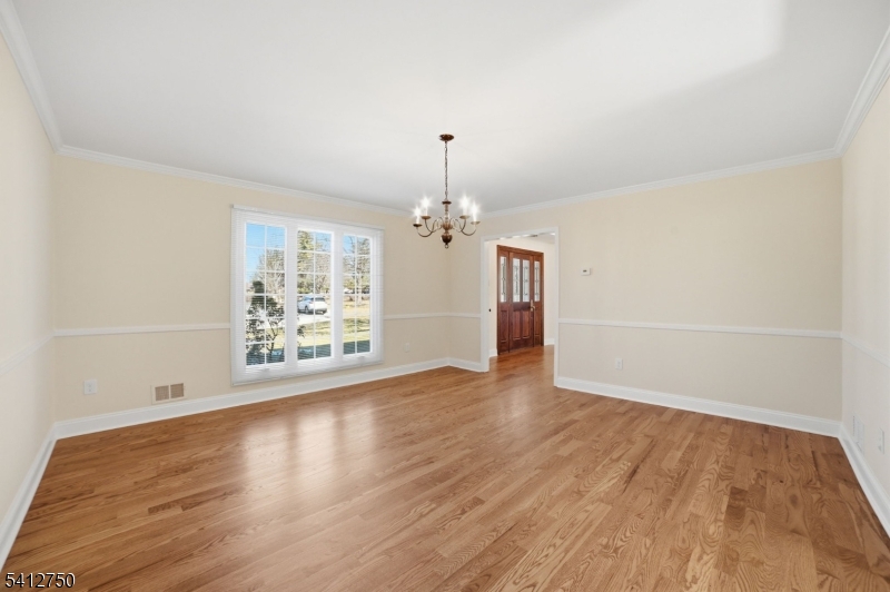 50 Pinewood Crescent Berkeley Heights, NJ 07922 - Photo 10 of 41