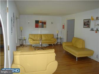 11 Saddle Ridge Road Voorhees, NJ 08043 - Photo 2 of 12 Living Room