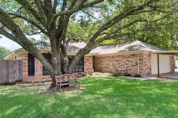 $330,000 | 579 South Hitt Street, Boyd, TX 76023