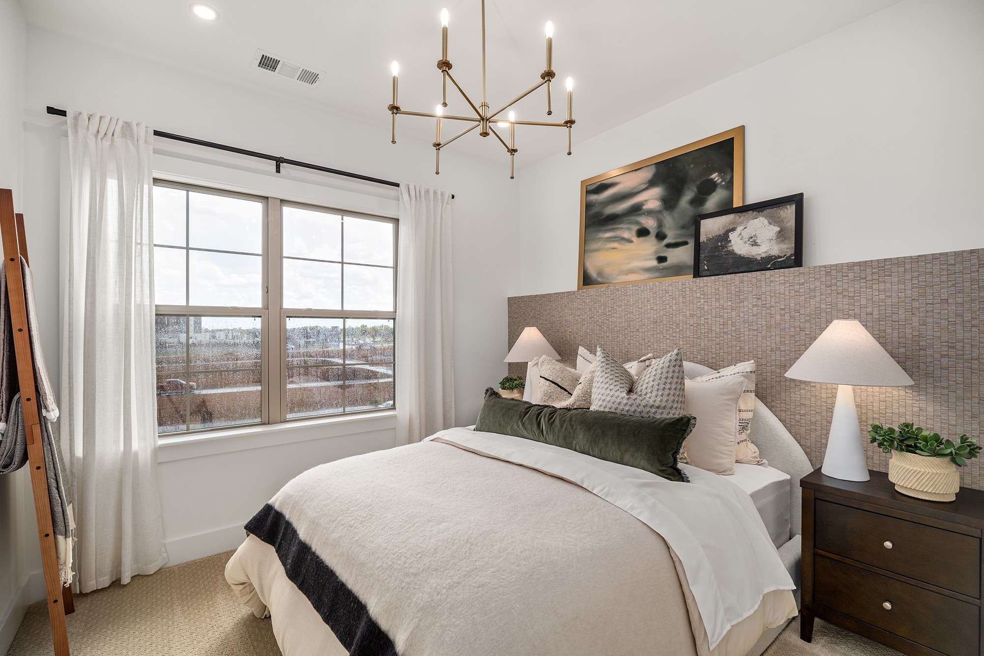 2615 Wilkinson Pike, Unit 1405 Murfreesboro, TN 37129 - Photo 18 of 36 a bedroom with a large bed and a window